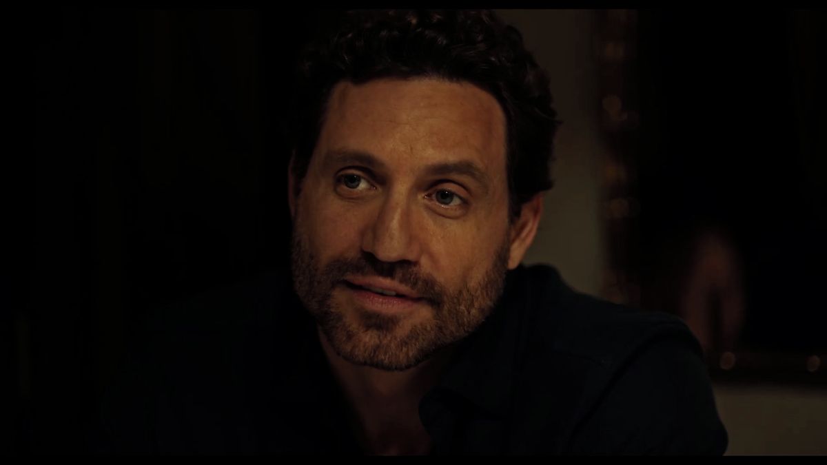 RECENZE: Volný hráč nahlíží do intrik ve fotbalovém zákulisí